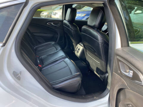 2015 Chrysler 200 C