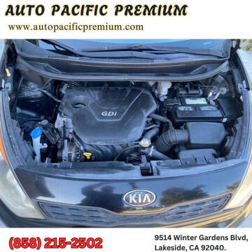 2015 Kia Rio 5-Door LX