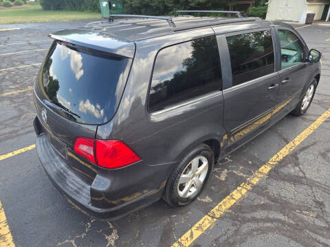 2011 Volkswagen Routan SEL