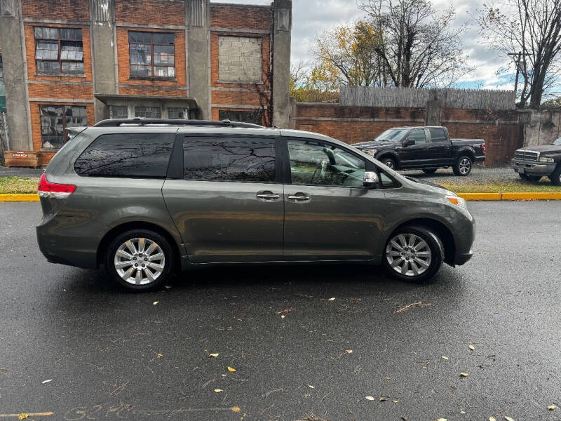 2013 Toyota Sienna Limited 7-Passenger