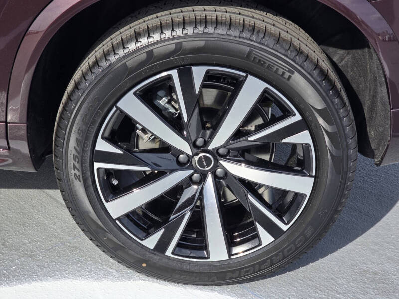 2025 Volvo XC90 B6 Core Bright Theme