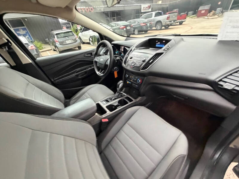 2019 Ford Escape S