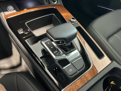 2025 Audi Q5 quattro Premium Plus 40 TFSI