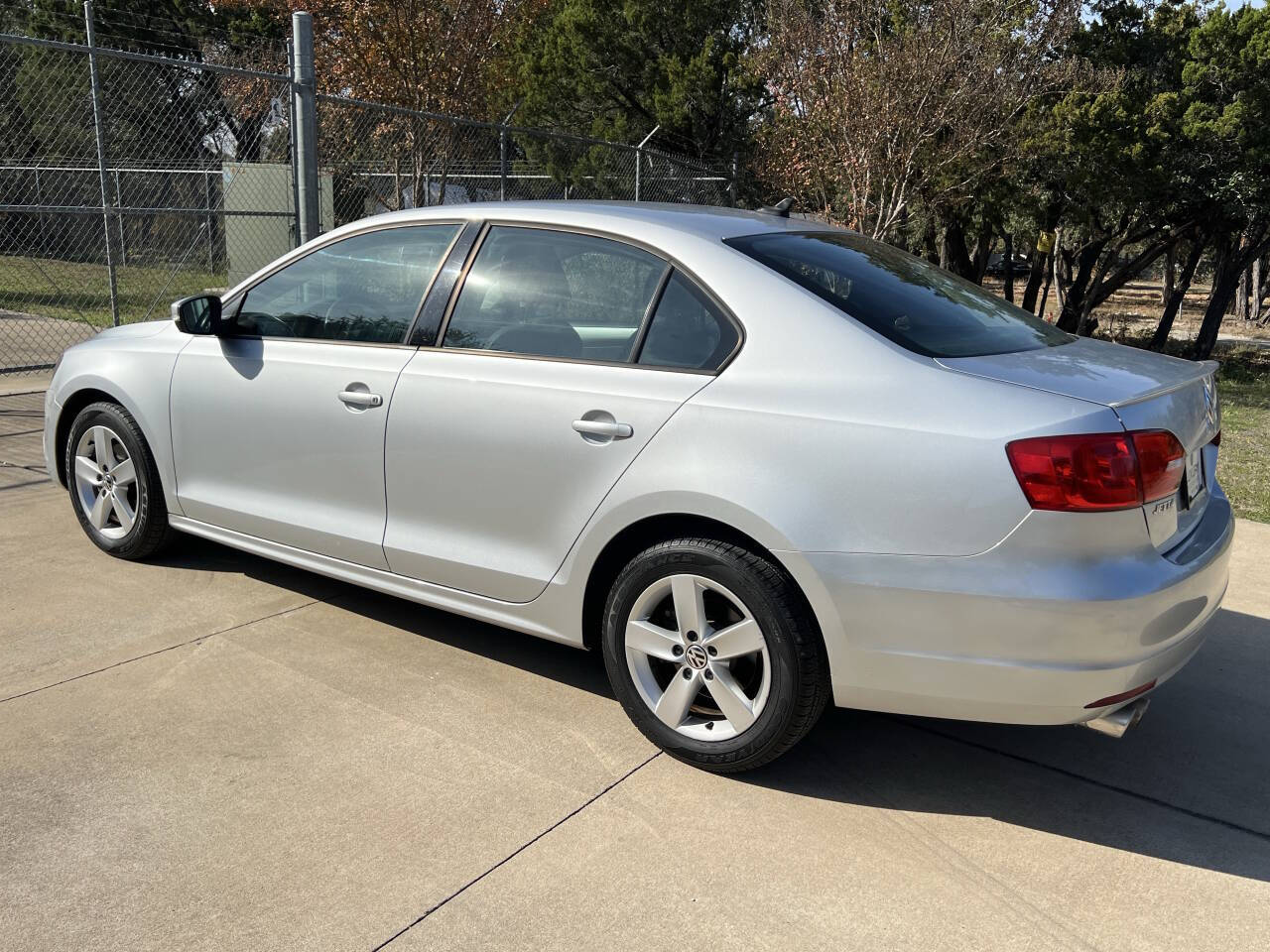 Used Car 2011 Volkswagen Jetta  Tdi 4dr Sedan 6a For Sale Under $10,000 In Austin, Texas