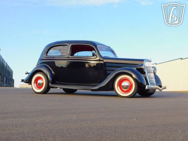 1935 Ford Tudor