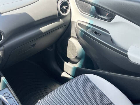 2023 Hyundai Kona SE