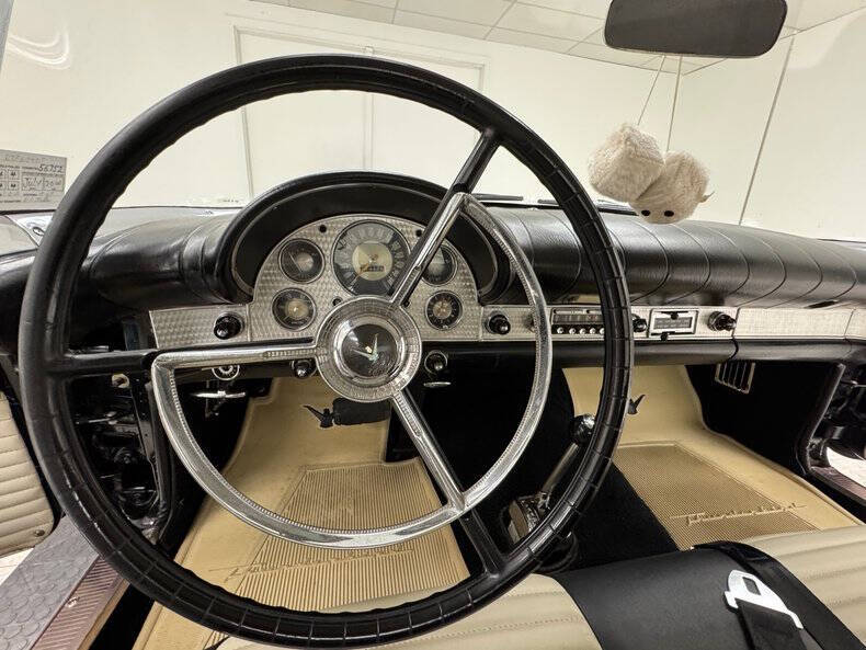 1957 Ford Thunderbird