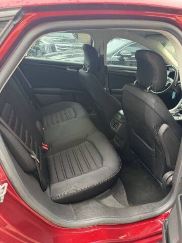 2014 Ford Fusion SE