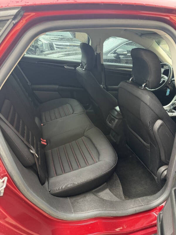 2014 Ford Fusion SE