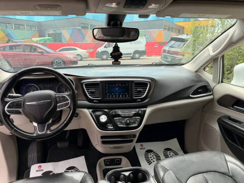 2019 Chrysler Pacifica Touring L