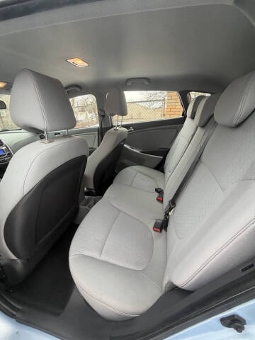 2013 Hyundai Accent SE