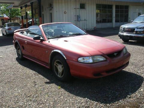 1998 Ford Mustang for sale at D & M Auto Sales in Corvallis OR