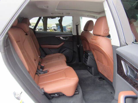 2022 Audi Q8 quattro Premium 55 TFSI