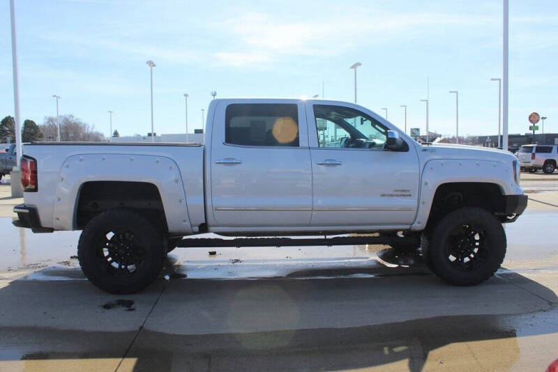 Used 2017 GMC Sierra 1500 SLT with VIN 3GTU2NEJ5HG225273 for sale in Storm Lake, IA