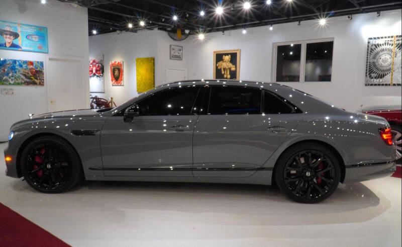 2023 Bentley Flying Spur V8