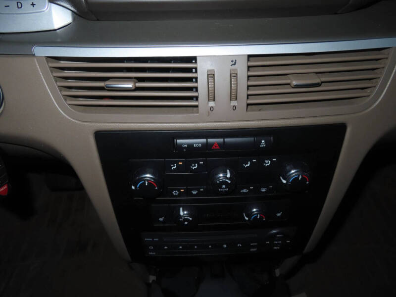 2012 Volkswagen Routan