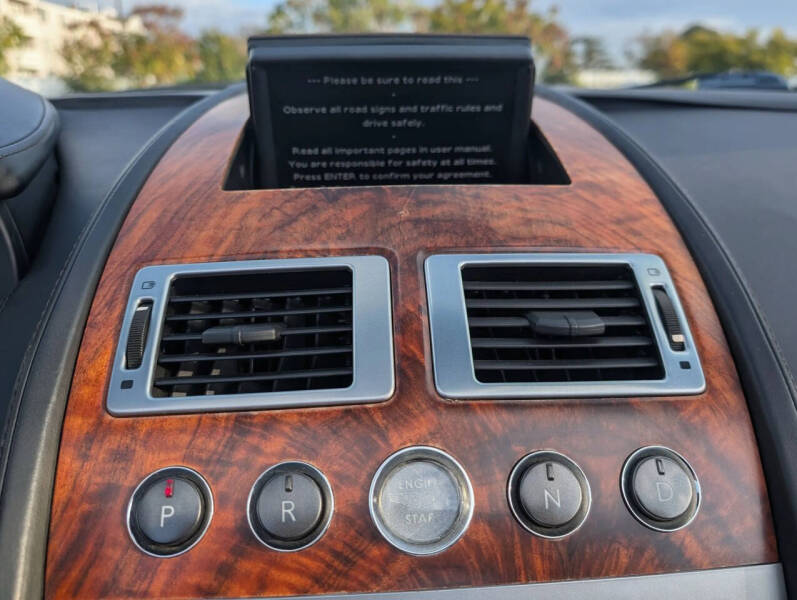 2005 Aston Martin DB9 Volante