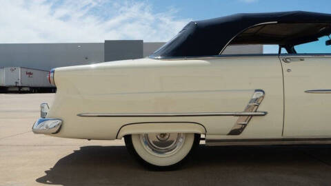 1953 Ford Crestline