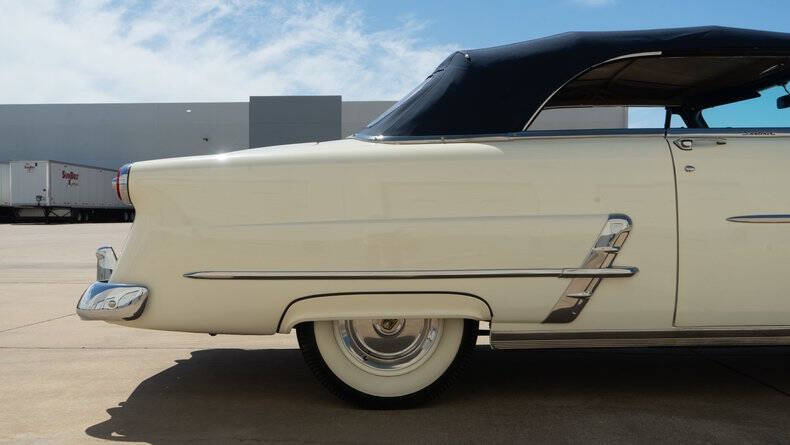 1953 Ford Crestline