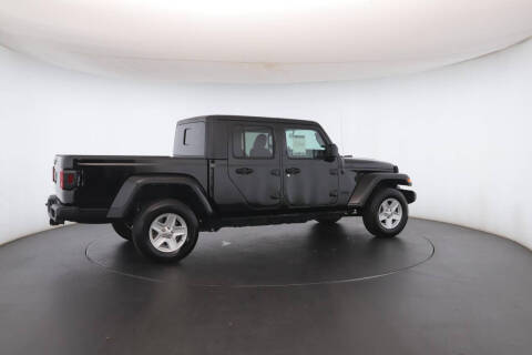 2022 Jeep Gladiator Sport