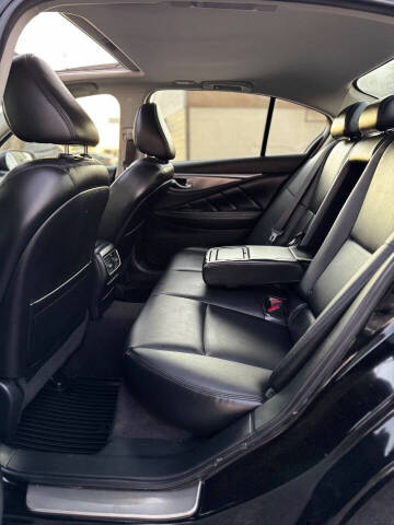 2015 Infiniti Q50 Premium