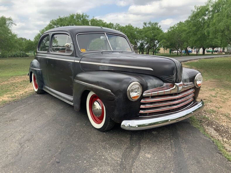 1946 Ford Deluxe