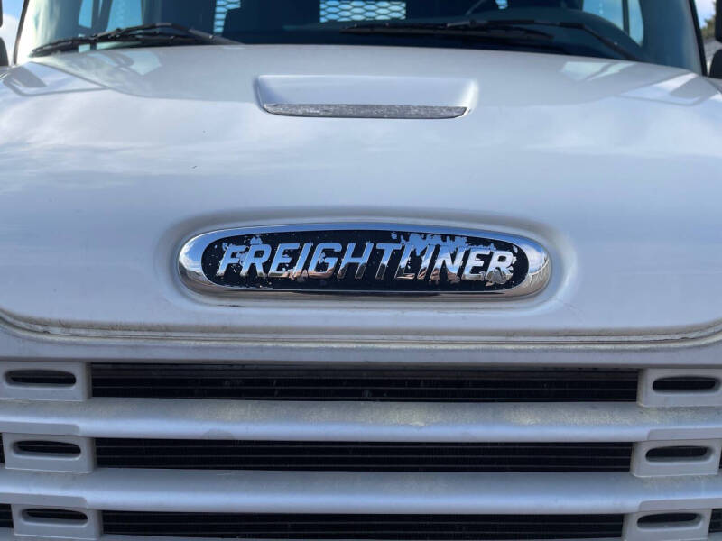 2012 Freightliner Business class M2