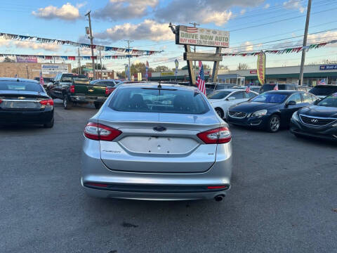 2013 Ford Fusion SE