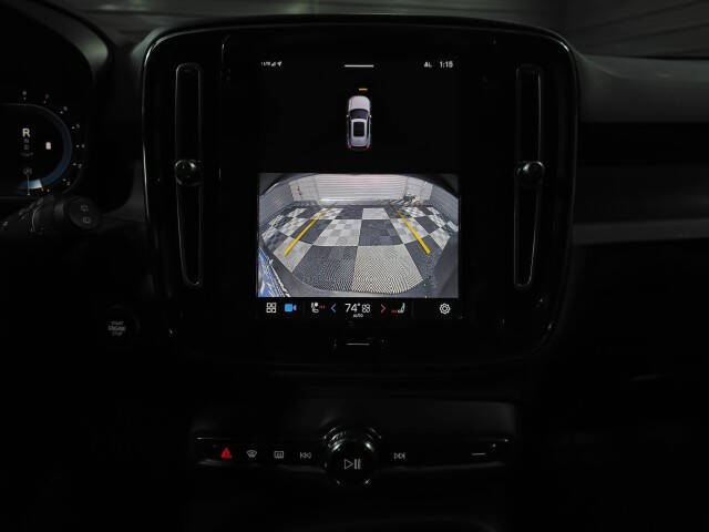 2023 Volvo XC40 B5 Ultimate Bright Theme