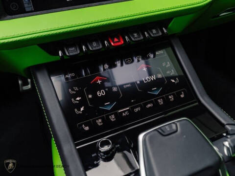 2025 Lamborghini Urus SE