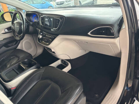 2020 Chrysler Pacifica Touring L