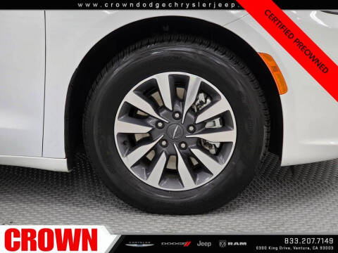 2024 Chrysler Pacifica Plug-In Hybrid Select