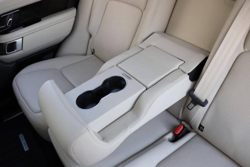 2020 Land Rover Range Rover P525 HSE