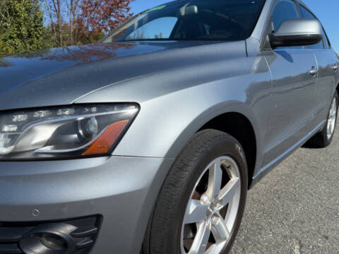 2011 Audi Q5 2.0T quattro Premium Plus