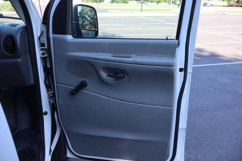 2006 Ford E-Series E-250