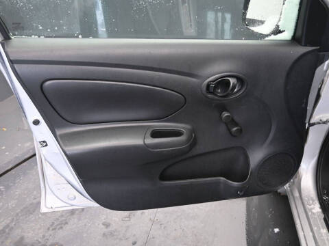 2019 Nissan Versa S Plus