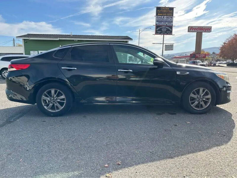 2016 Kia Optima LX's photo