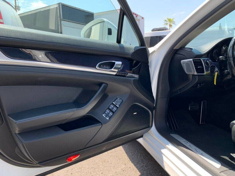 2015 Porsche Panamera