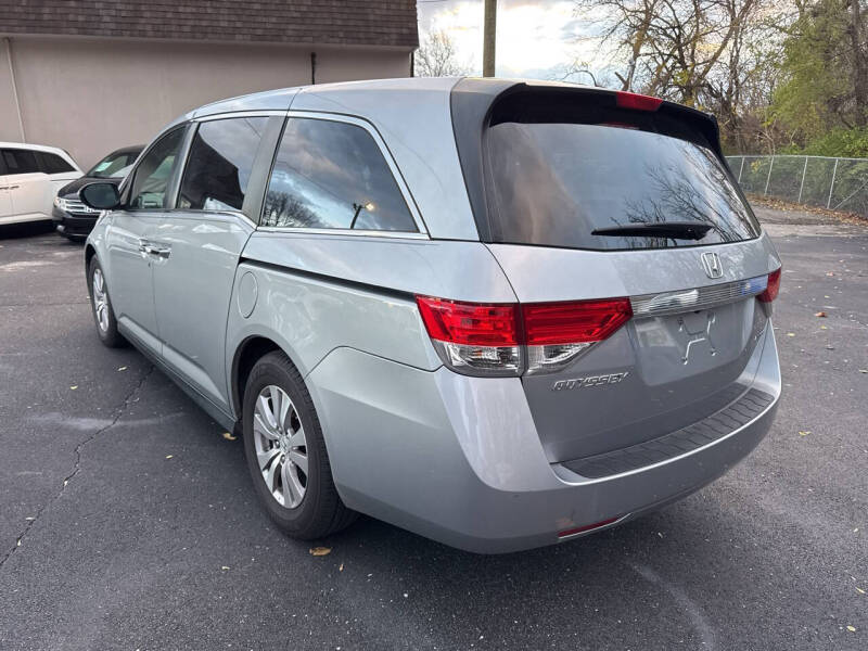 2016 Honda Odyssey SE photo 5