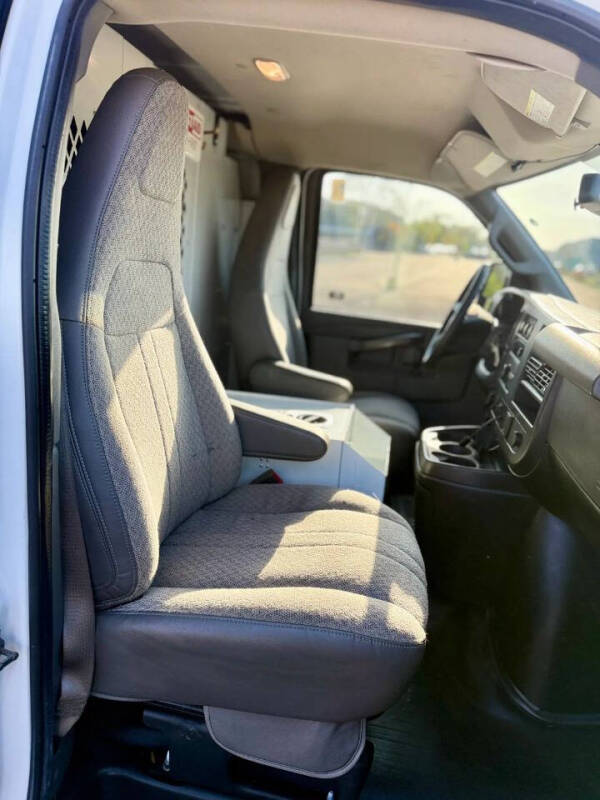 2017 GMC Savana 2500