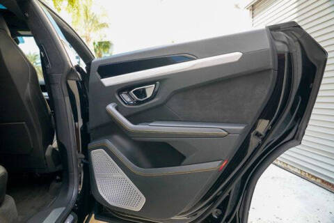 2022 Lamborghini Urus