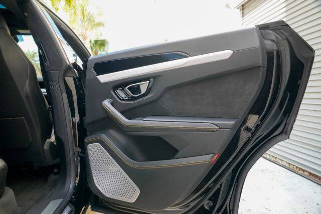 2022 Lamborghini Urus