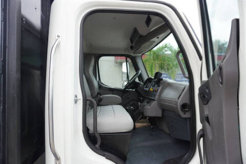 2015 Freightliner M2 106