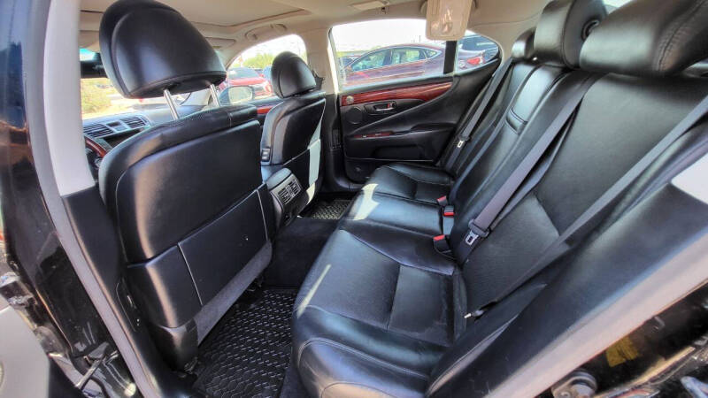 2012 Lexus LS Base photo 10