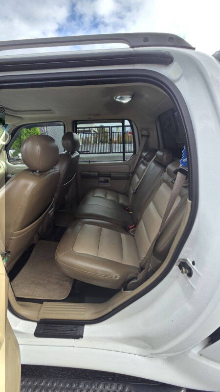 2004 Ford Explorer Sport Trac XLT