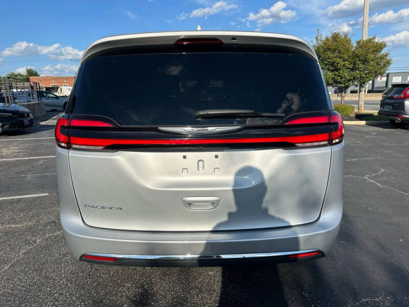 2022 Chrysler Pacifica Touring L