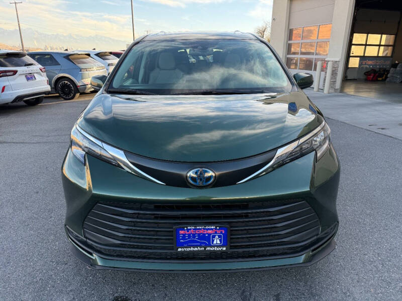 2024 Toyota Sienna LE 8-Passenger