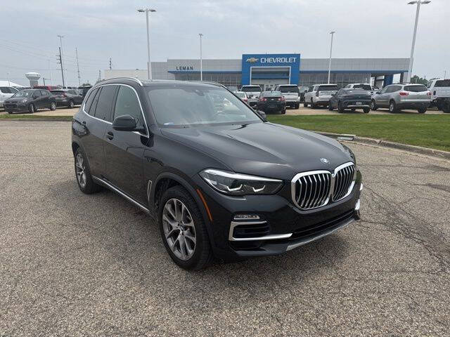 Used 2021 BMW X5 40i with VIN 5UXCR6C02M9E97637 for sale in Bloomington, IL
