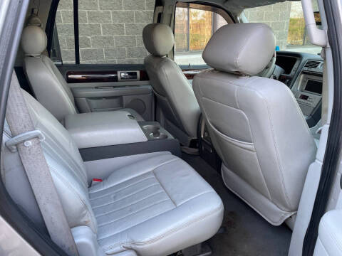 2004 Lincoln Navigator Luxury