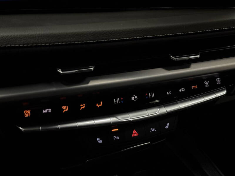 2024 Cadillac XT4 Premium Luxury